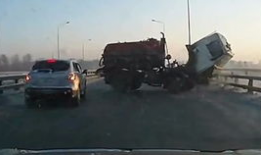 车祸视频合集,惊心动魄！车祸视频合集揭示事故瞬间